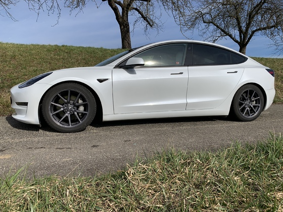 Tesla Model 3 LR AWD mit KW Gewindefahrwerk